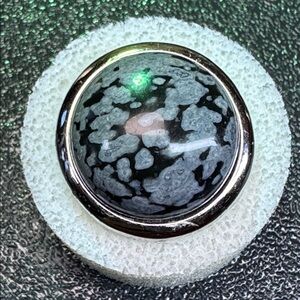 Ginger Snaps 20mm Black and Gray Stone Snap